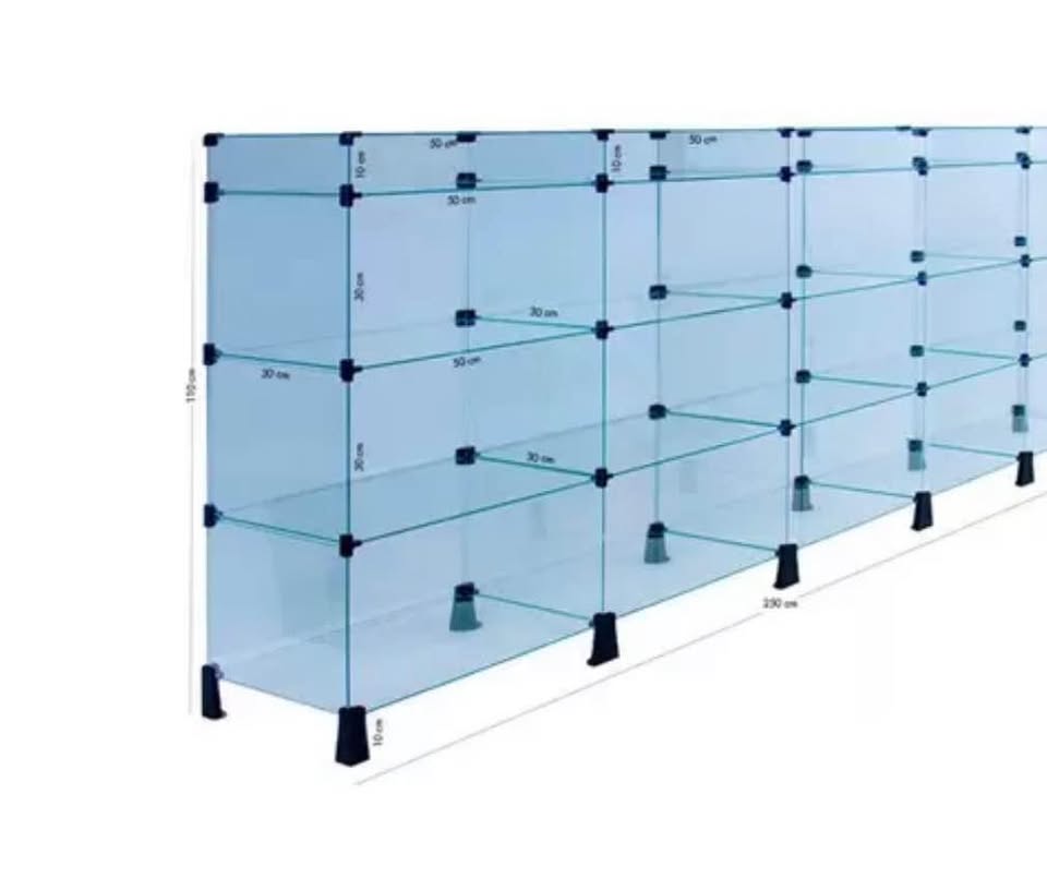 Modelo de expositor modular em vidro
